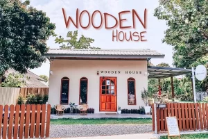 Wooden House Cafe'